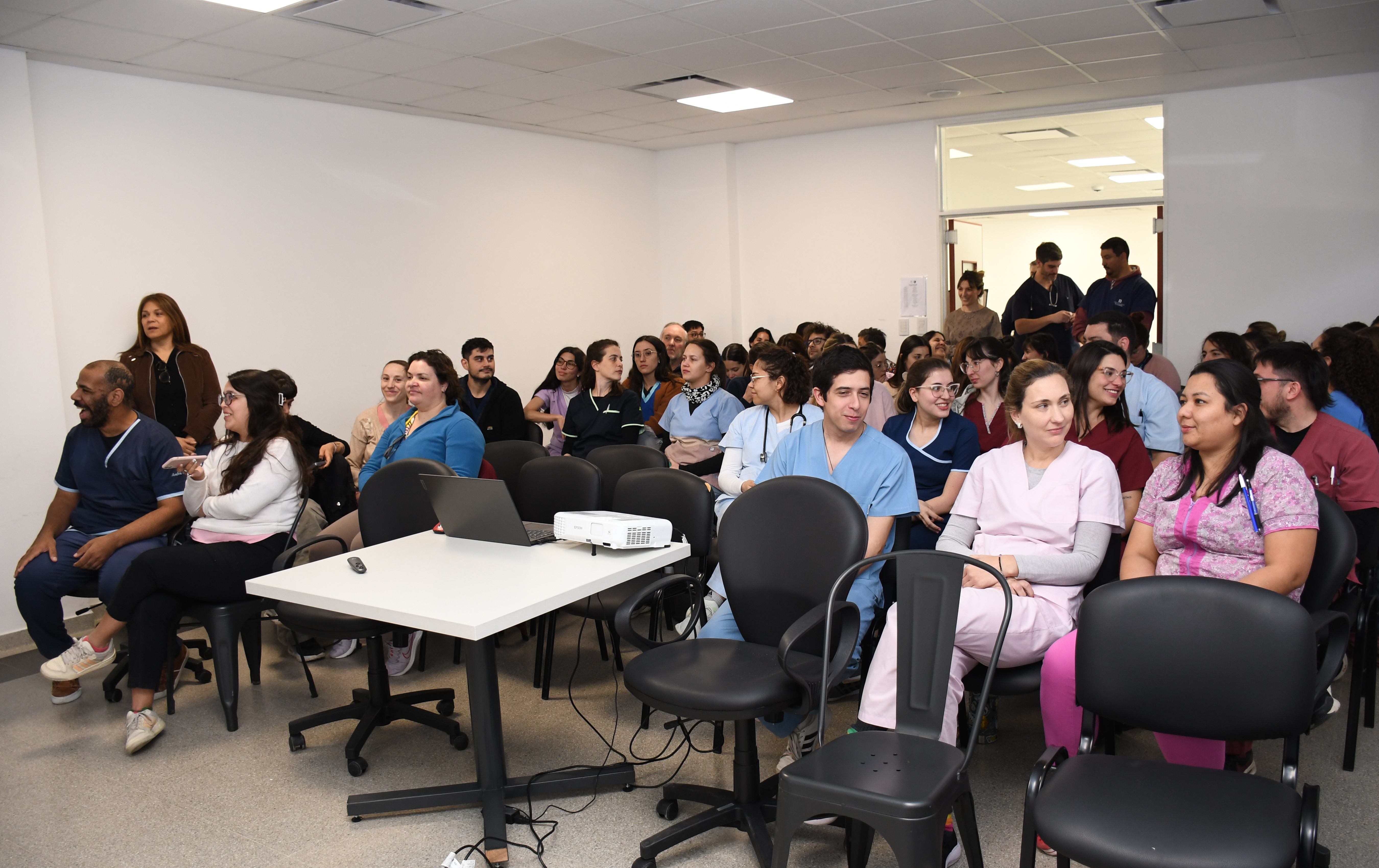 Emotivo acto de bienvenida a profesionales que inicaron sus residencias médicas  