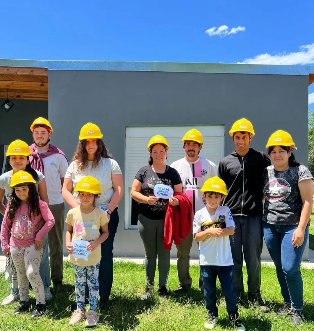 Agustoni: familias beneficiarias comenzaron a ocupar las nuevas viviendas 