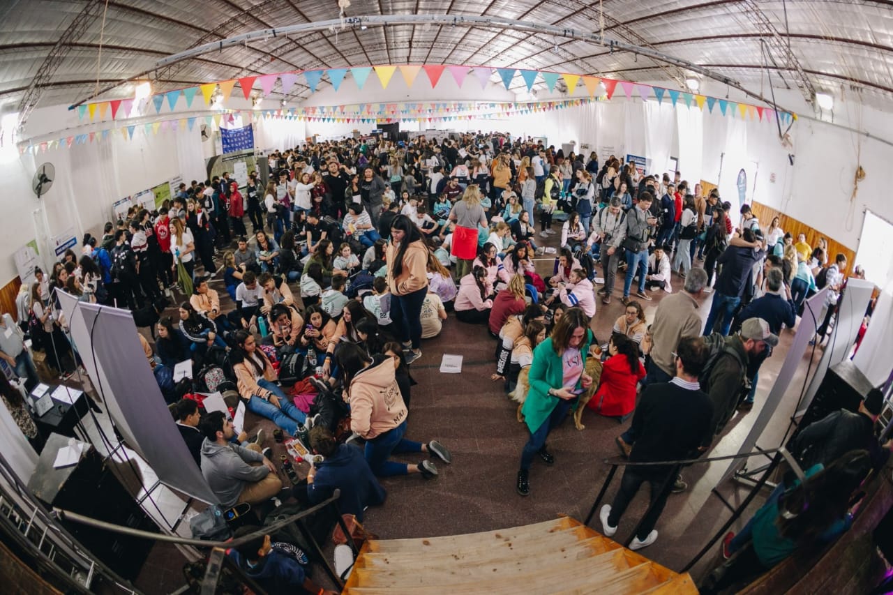 Multitudinaria Feria de las Carreras en Macachín