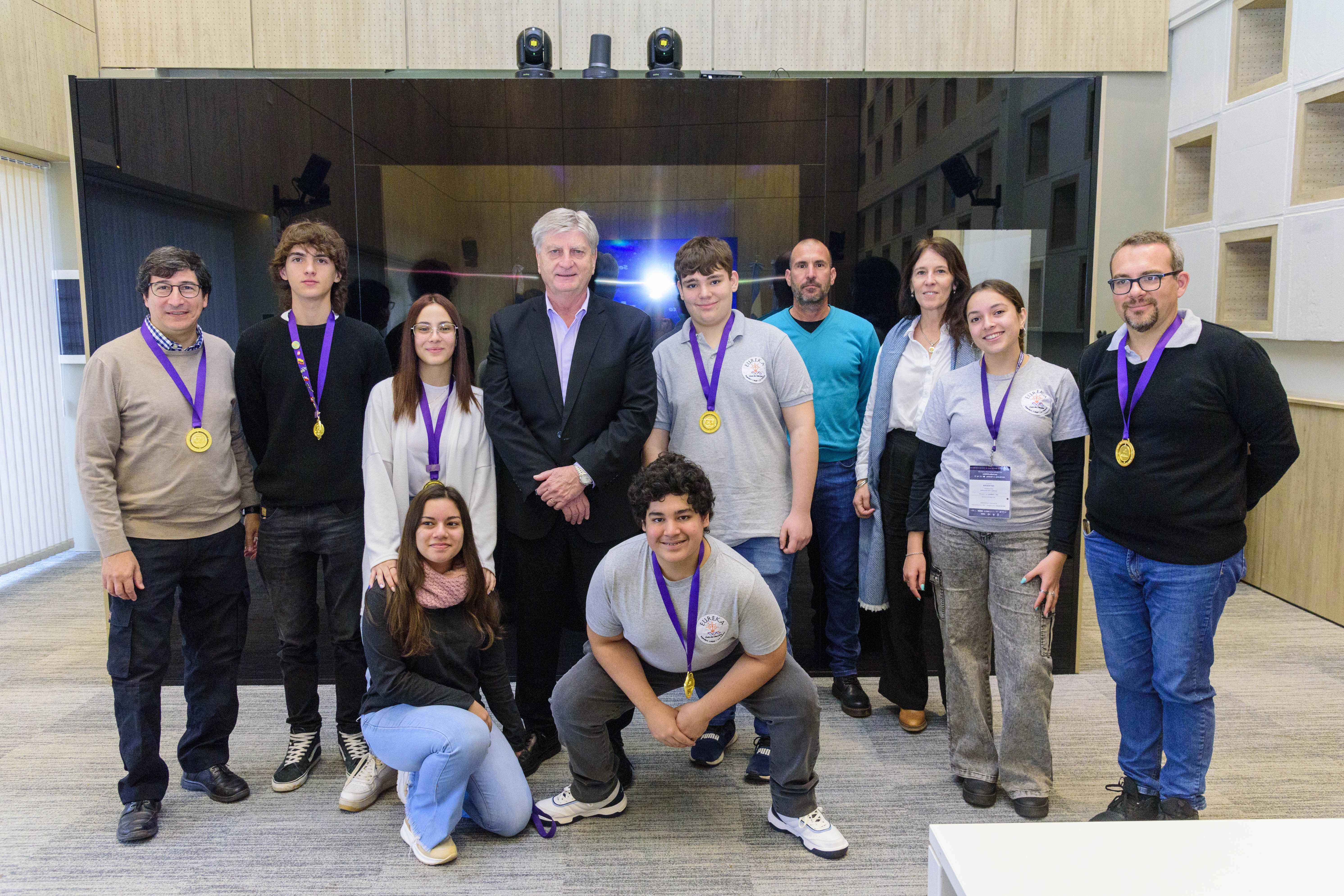 Ziliotto recibió a integrantes del club de ciencia de Luiggi premiado a nivel internacional