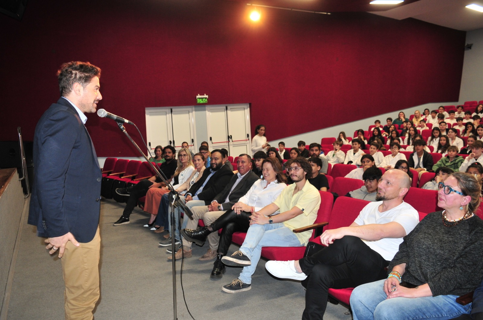 Pico disfruta de la 3° Feria Provincial del Libro Infantil y Juvenil