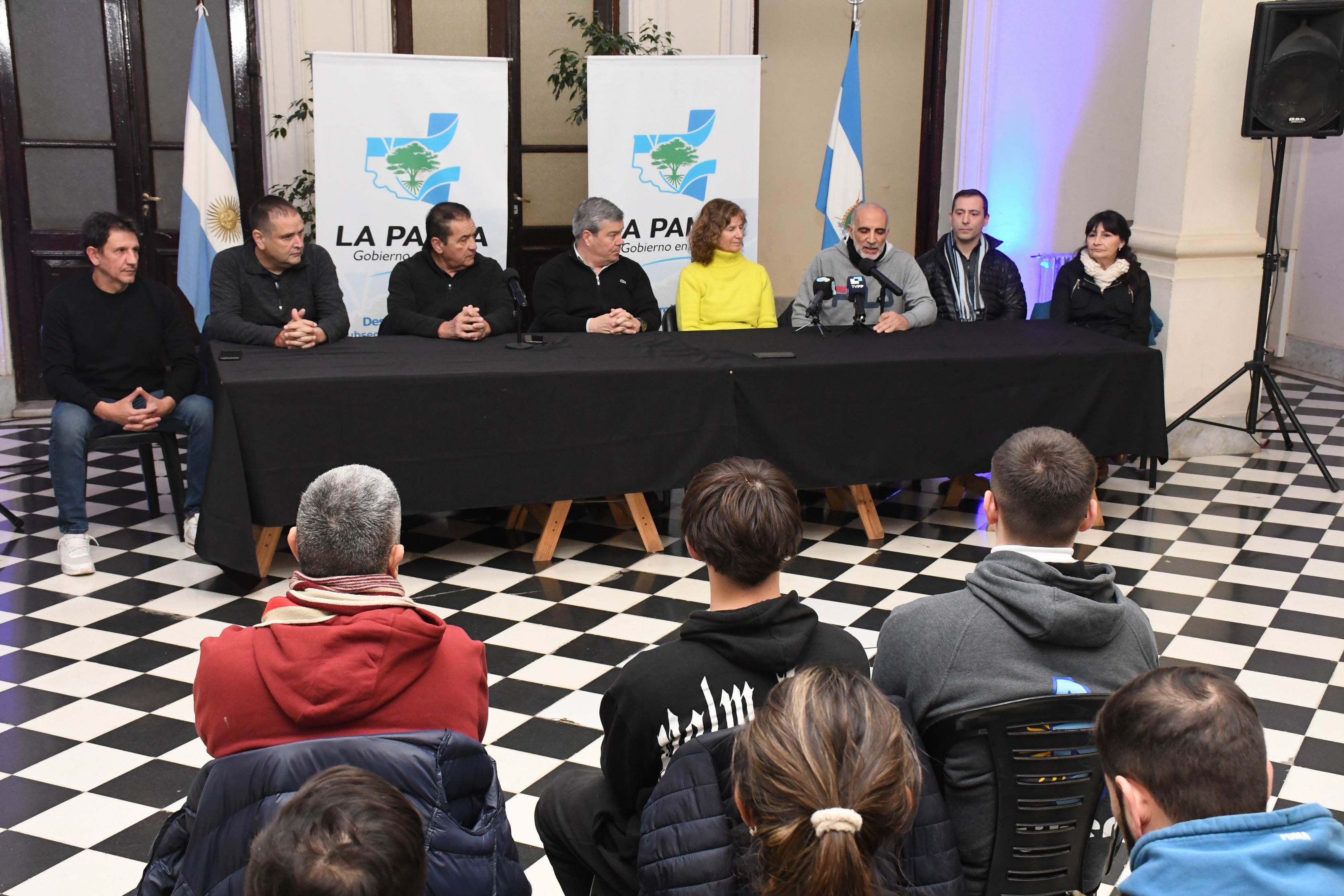 La selección argentina de Karate concentra en La Pampa rumbo al Mundial de Japón 