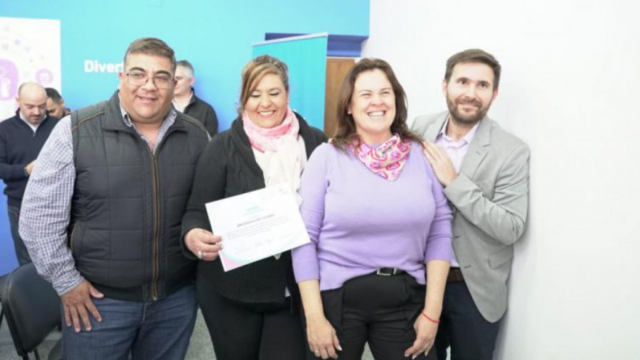 Entrega de certificados del curso de Circuito Cerrado de TV en Pico 