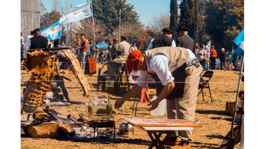 Muestra Aniversario del club Ferro Carril Oeste en el Museo Regional Maracó