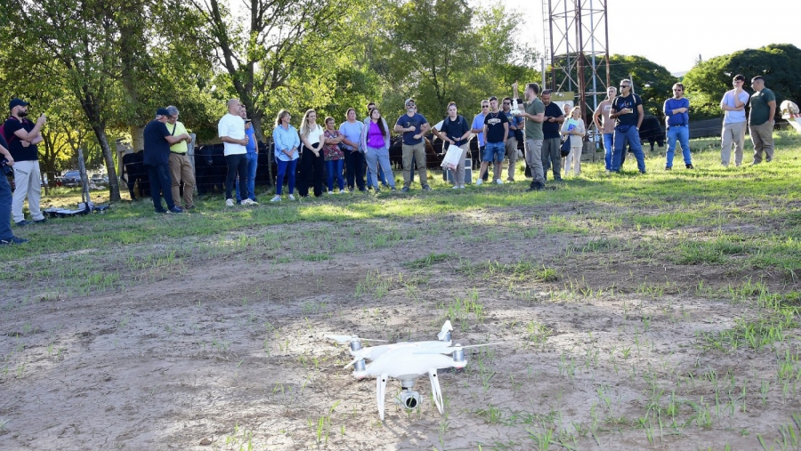 Tecnología aplicada a la agricultura: nuevo encuentro del taller de drones 